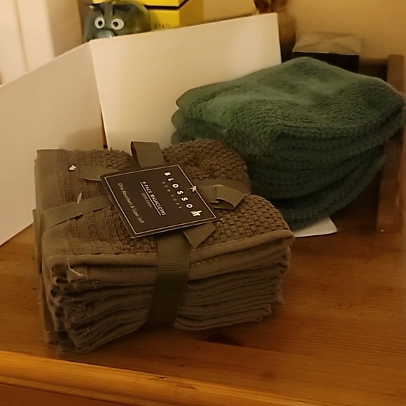 Face Towels - Picture 1 of 3